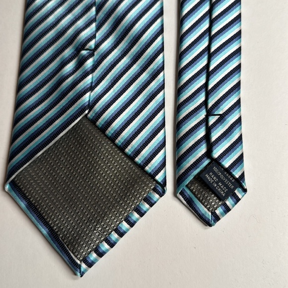 ๐3/$15 Giorgio Brutini Collezione Striped Blue and White Tie - Picture 5 of 7